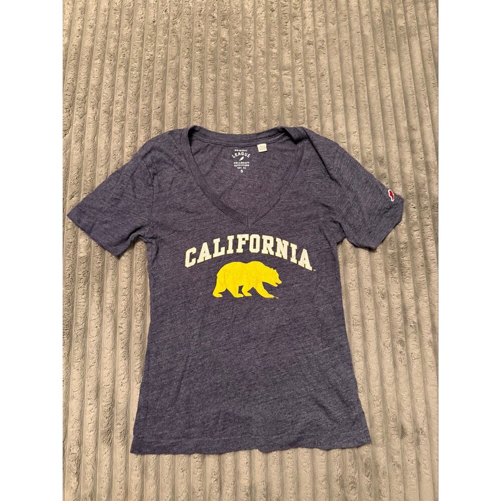University Of California League Women’s T-Shirt Size Small